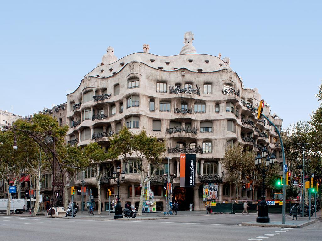 Lumine Suites Barcelona Hostal Exterior foto